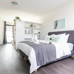 Family Executive With Balcony Open Utopia Flora 20f Appartement Delft
