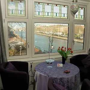 https://sams-place.thehaguehotels.net